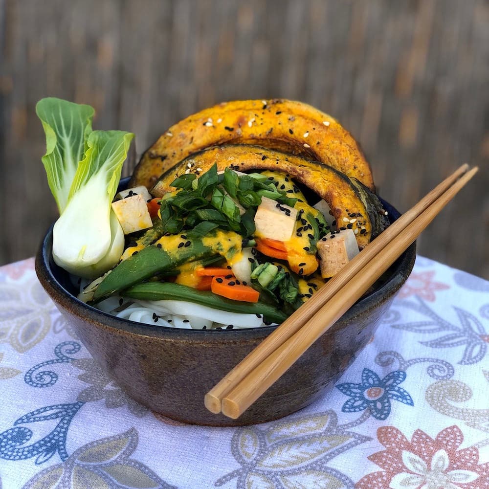 Recipe for Noodle GoodBowl with miso dressing, vegetables, squash, and tofu.