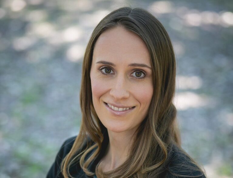 #1 Fasting Researcher: Why Intermittent Fasting Works WITHOUT Calorie Cutting | Courtney Peterson