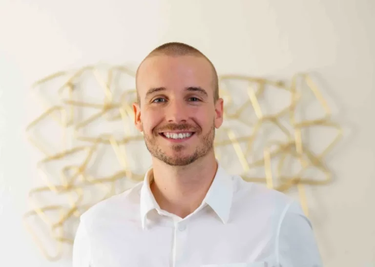 #1 Body Recomposition Coach: How To Lose Fat & Build Muscle Without Burning Out